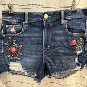 AEO Embroidered High-Rise Shortie